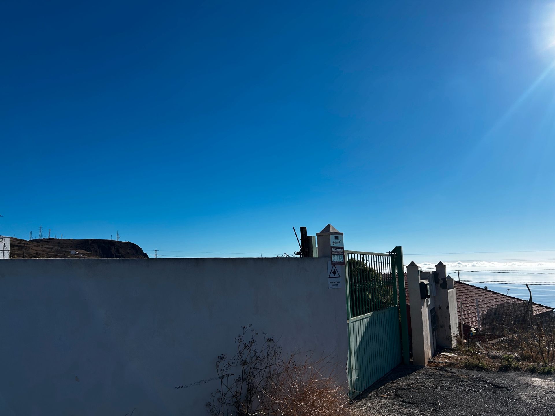 Vista exterior de Casa o xalet en venda en El Rosario amb Jardí privat, Terrassa i Traster