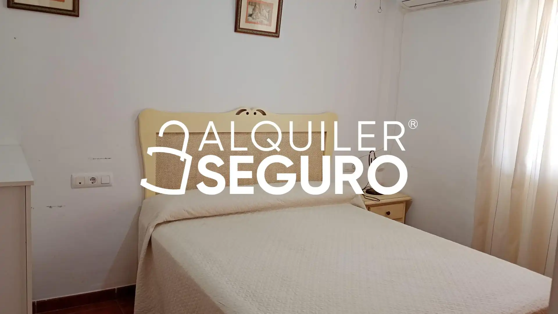 Habitación de Piso de alquiler en Torremolinos con Aire acondicionado y Amueblado