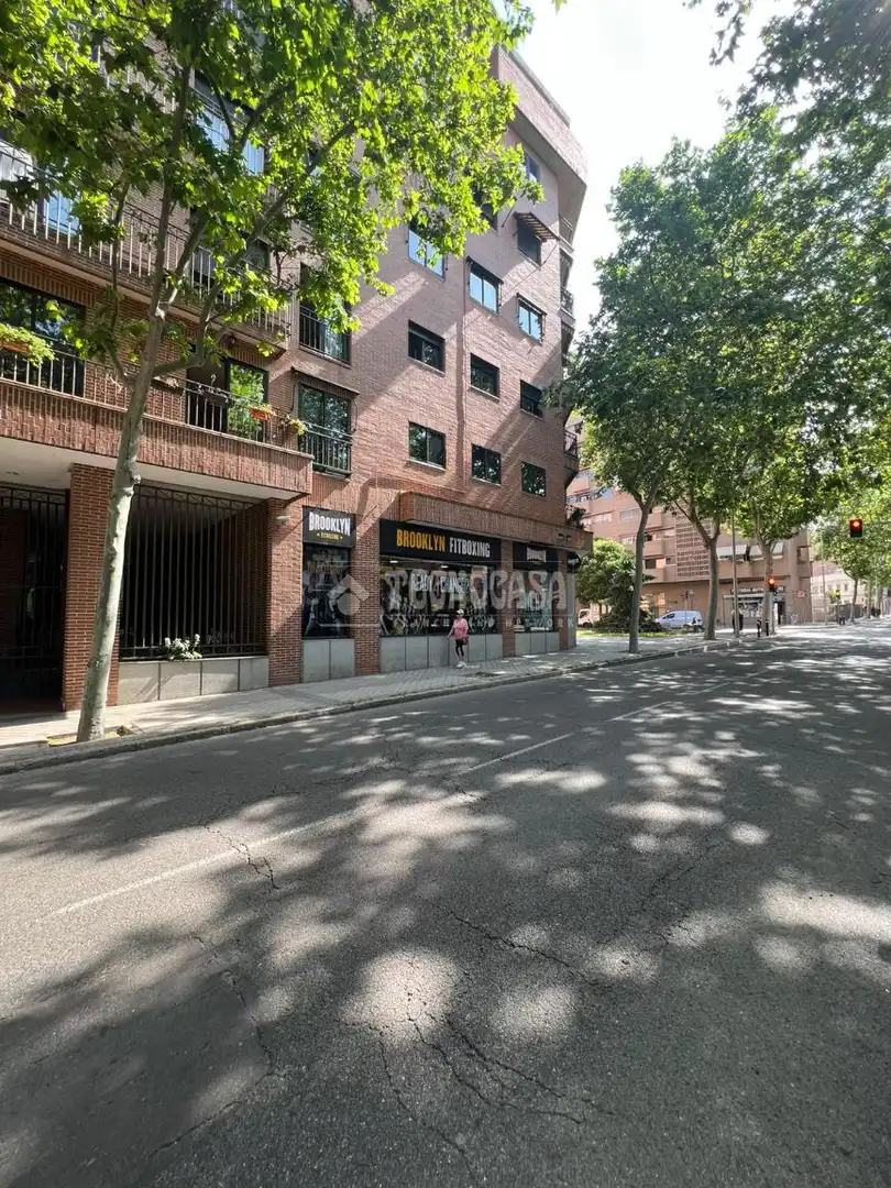 Exterior view of Garage for sale in Madrid