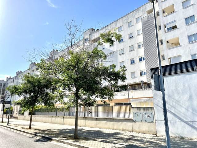 Garaje en Venta en Los Remedios