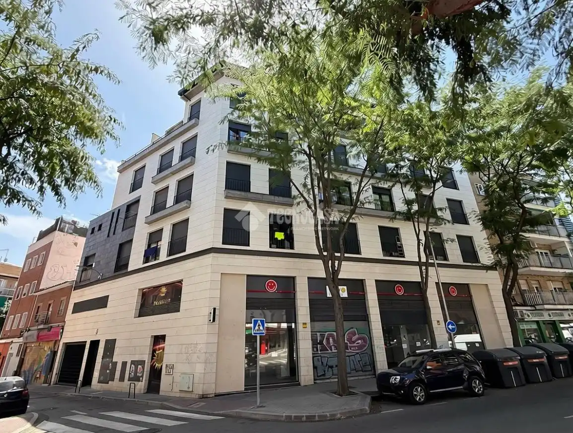 Vista exterior de Estudi en venda en Madrid amb Aire condicionat i Calefacció