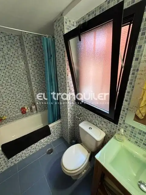 Baño de Piso de alquiler en Navalcarnero con Aire acondicionado, Terraza y Trastero