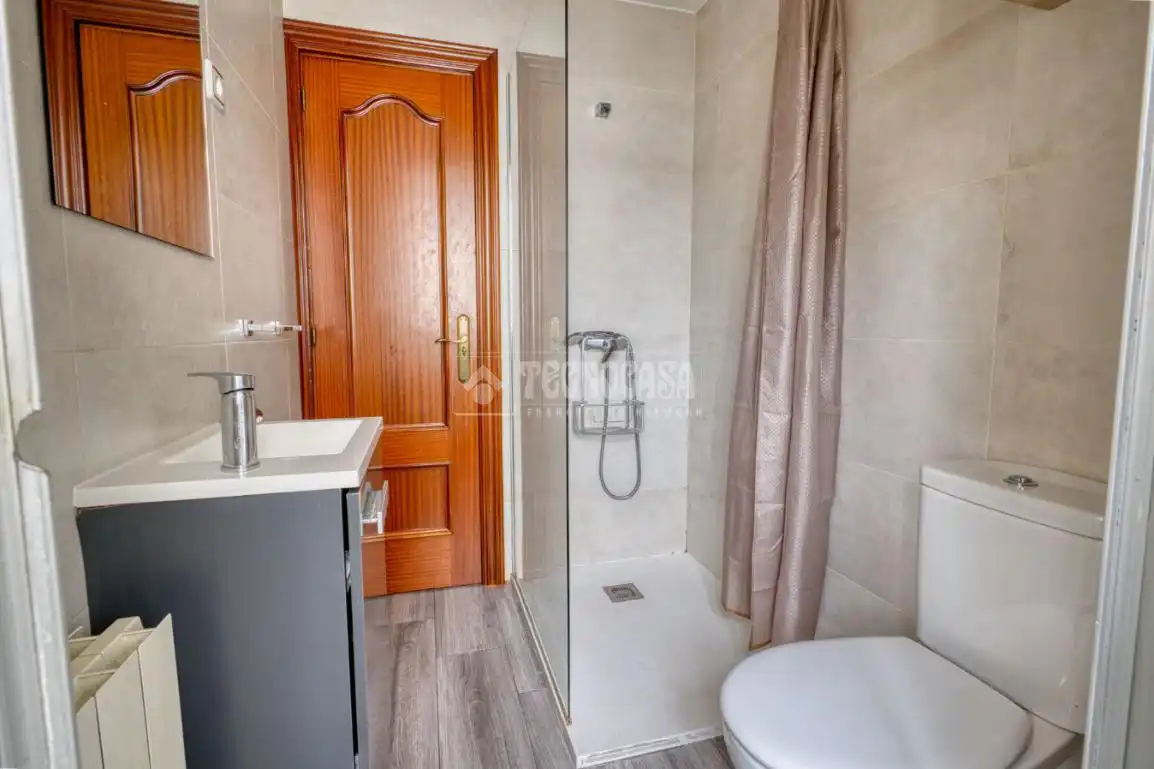 Baño de Piso en venta en Valladolid con Calefacción y Parquet