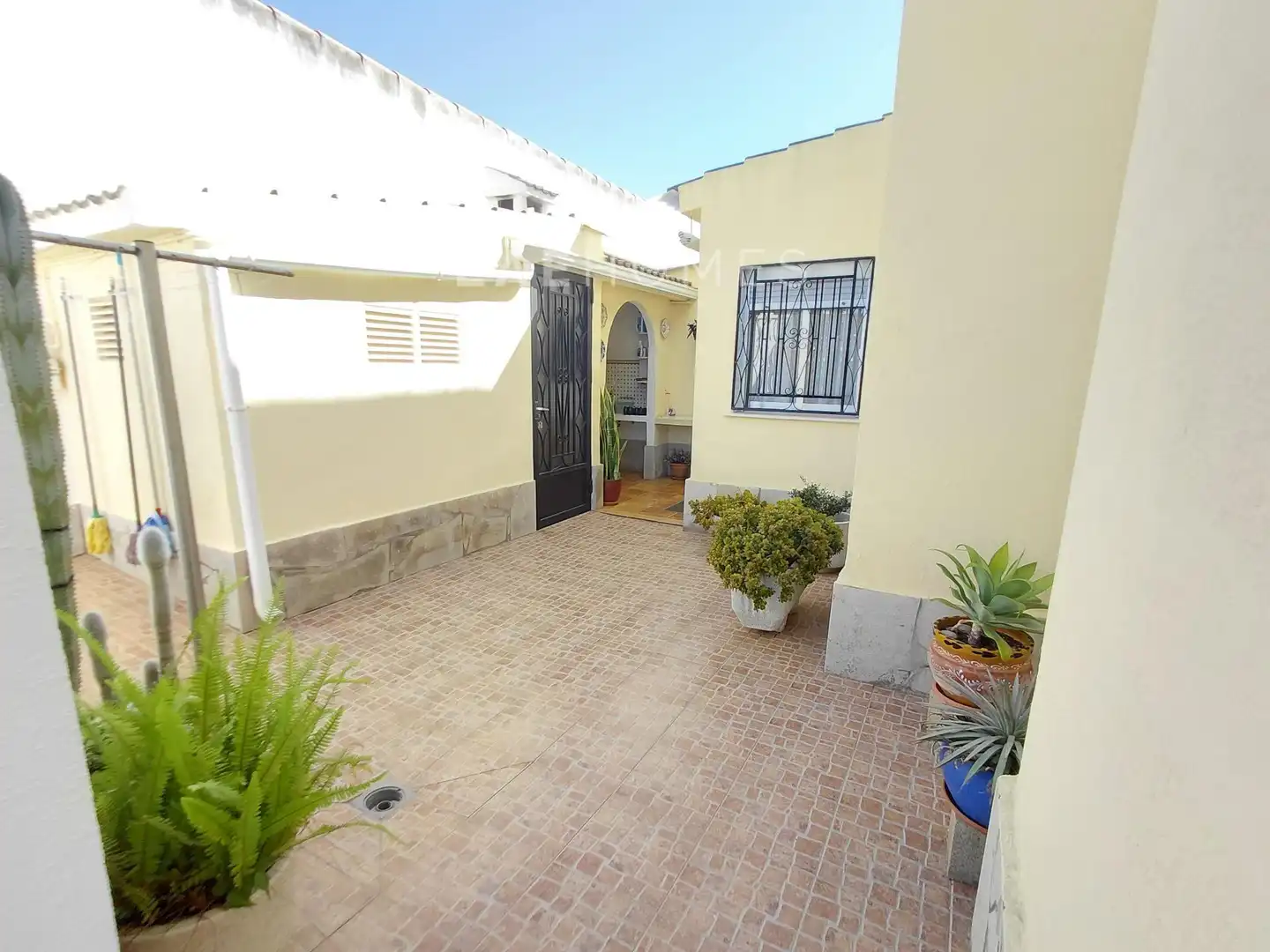 Casa aparellada amb terrassa en venda a Heliópolis, imagen 42