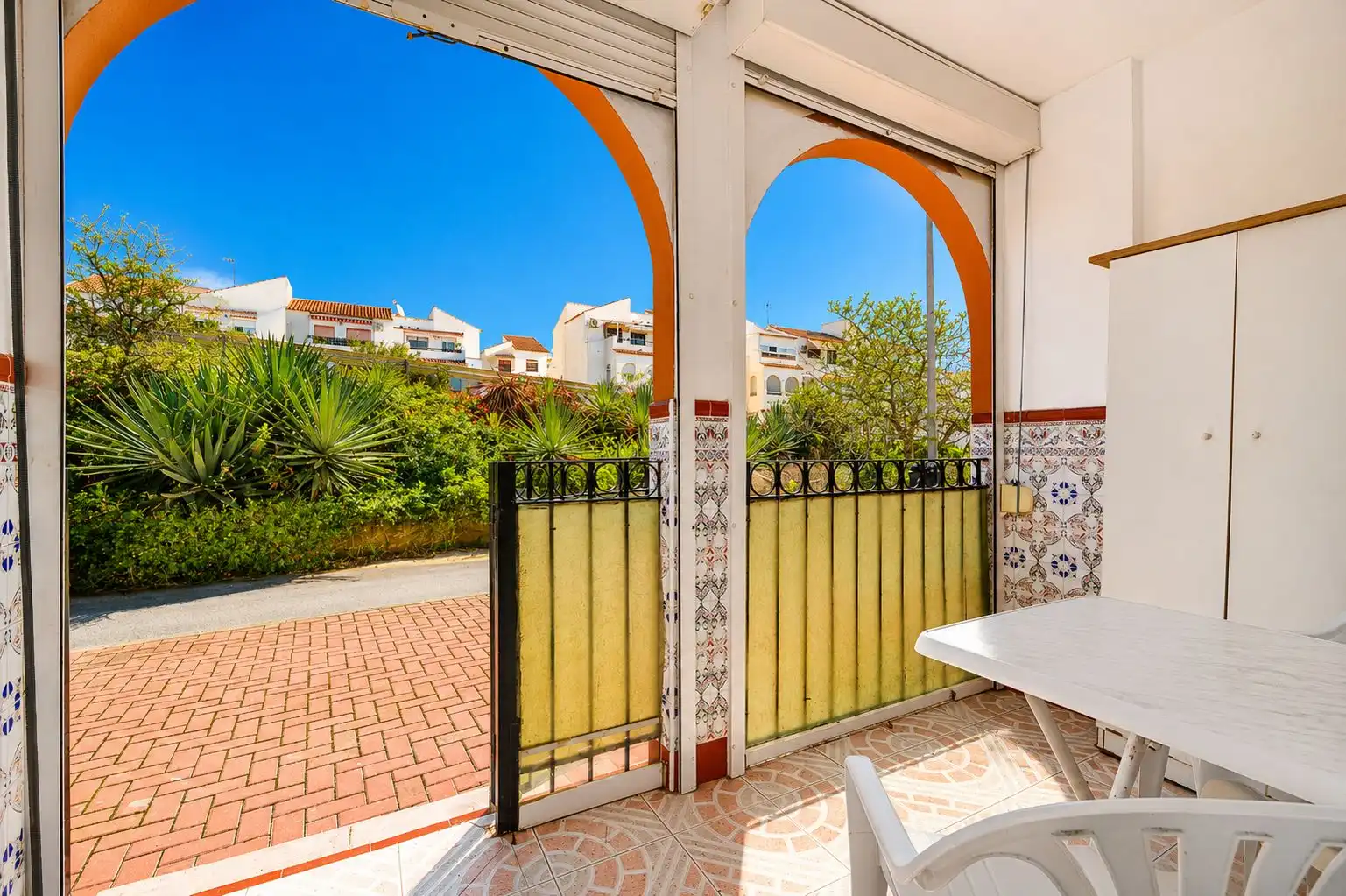 Bungalow with pool for sale in Calle Ramón Rubial Cavias