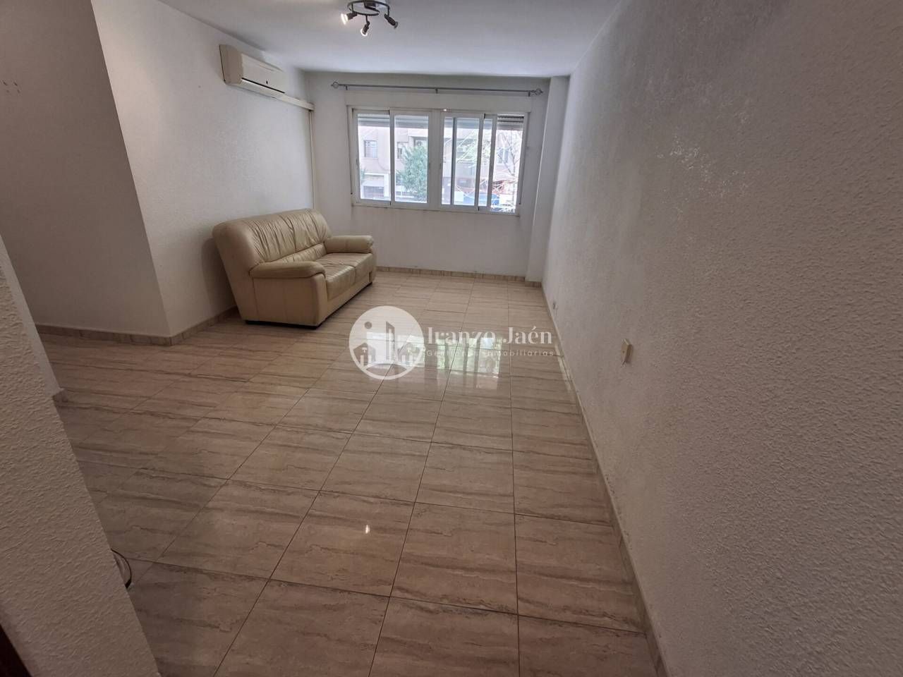 Flat for sale in  Jaén Capital  with Air Conditioner