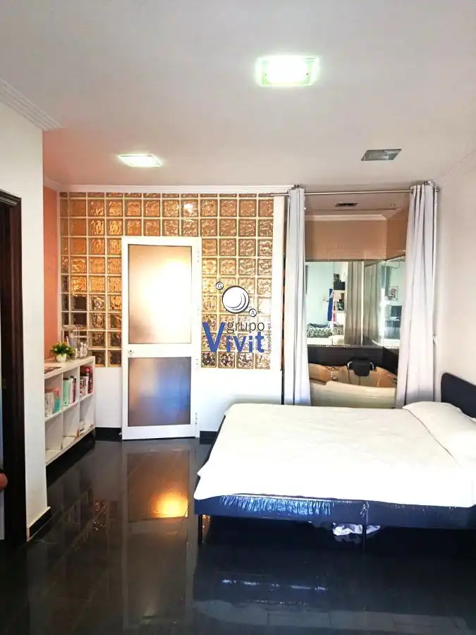 Habitación de Casa adosada en venta en Sevilla con Trastero