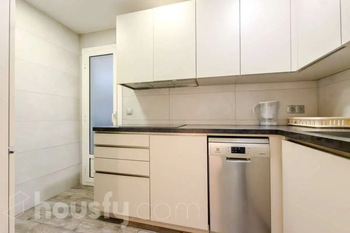 Cocina de Planta baja en venta en Barcelona con Aire acondicionado, Calefacción y Amueblado