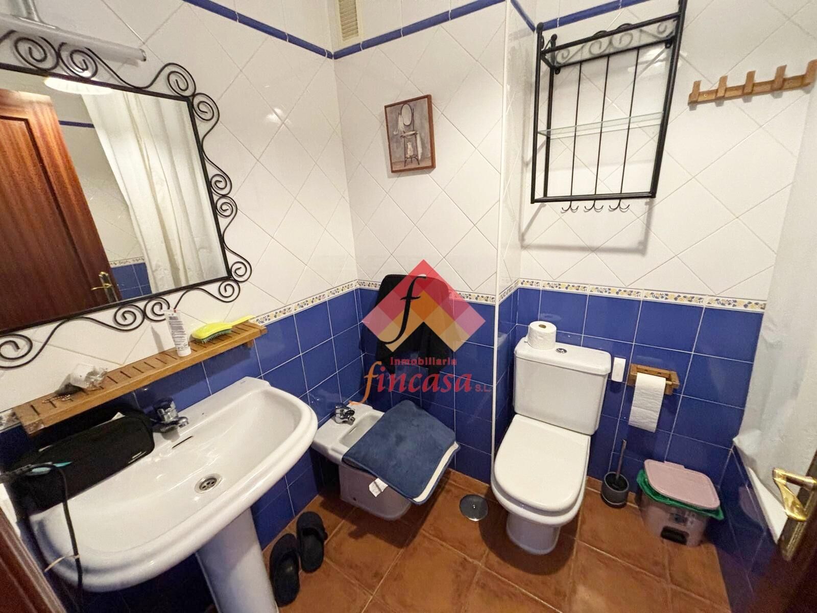 Bany de Pis en venda en Ronda amb Calefacció i Balcó