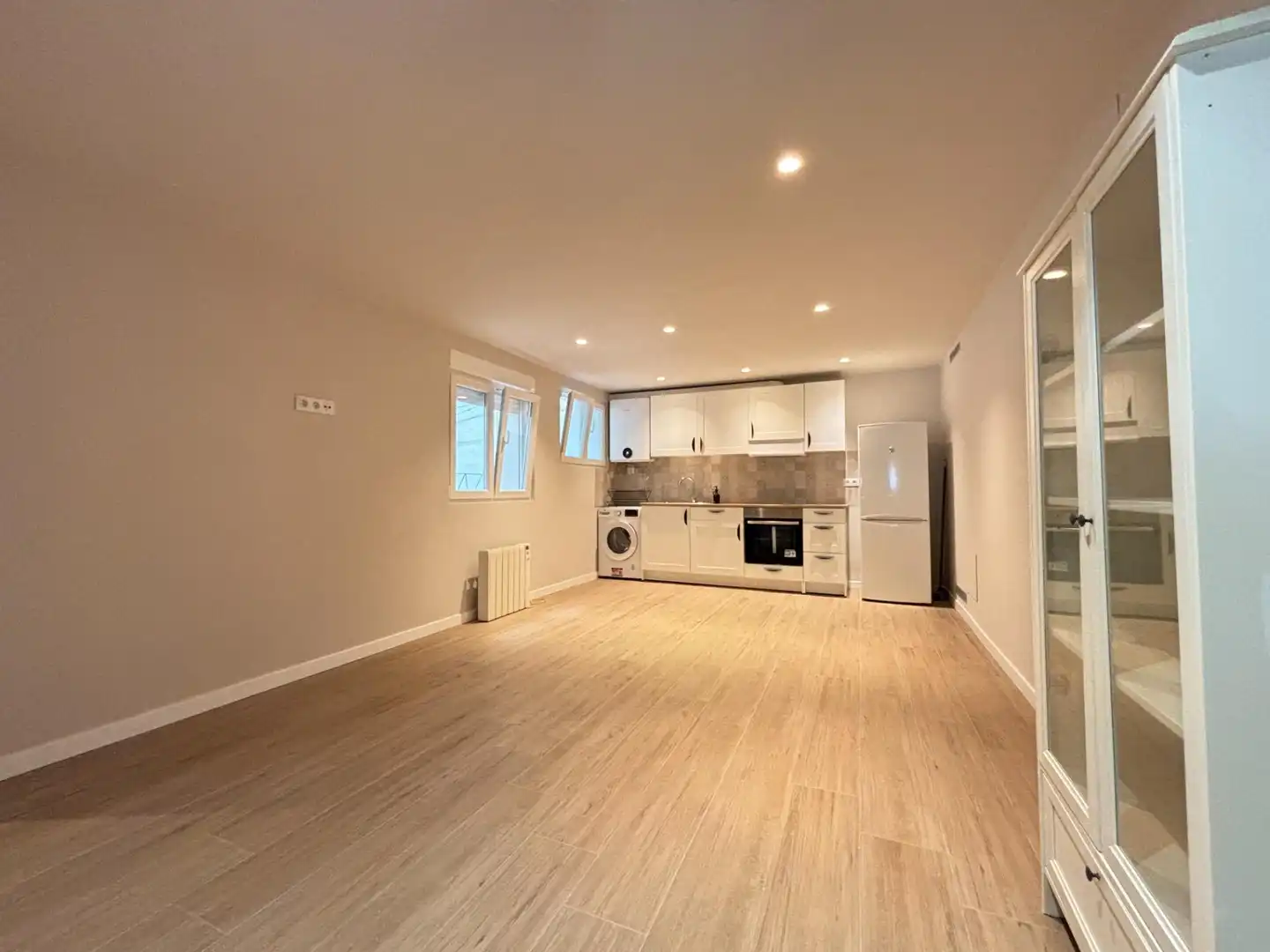 Ground floor for rent in Madrid  with Heating