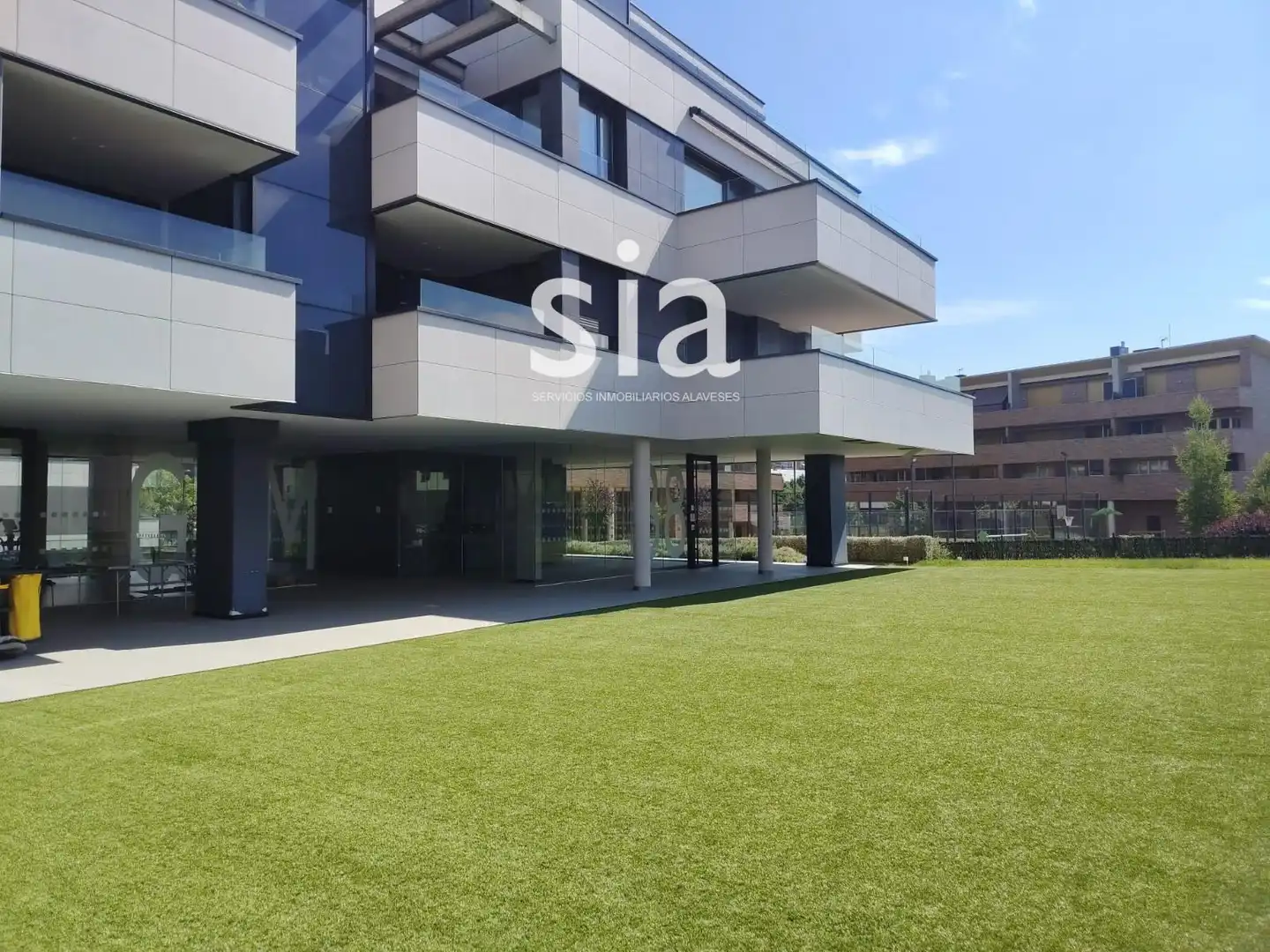 Vista exterior de Pis en venda en Vitoria - Gasteiz amb Calefacció, Terrassa i Traster