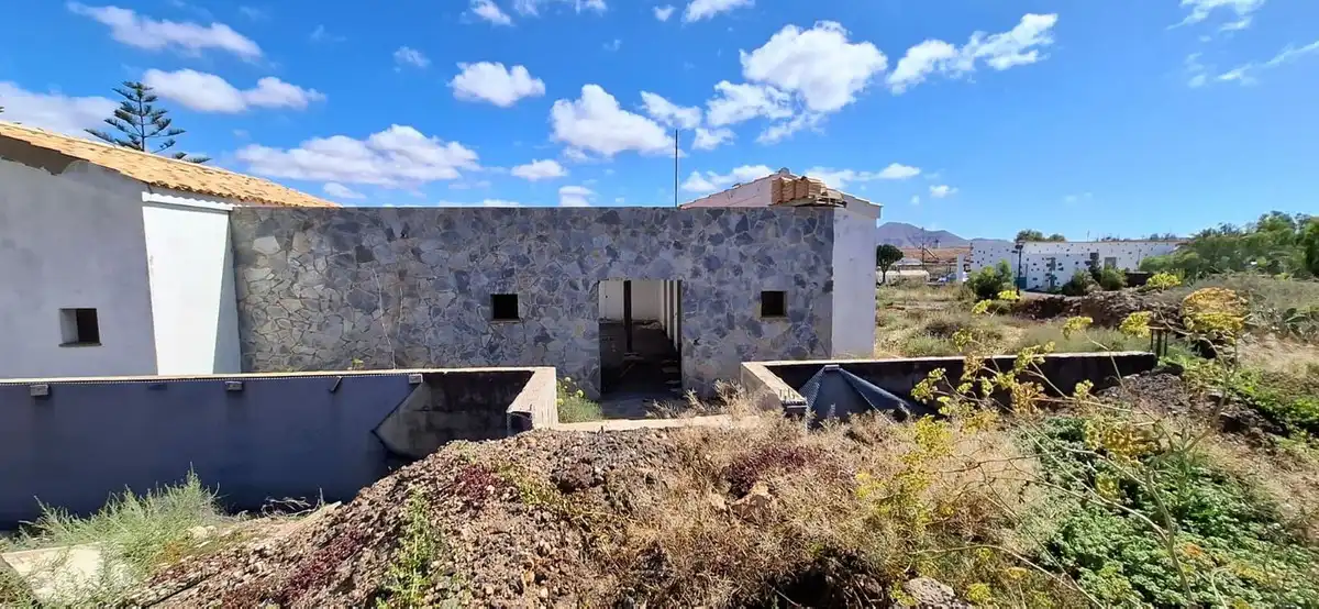 Vista exterior de Casa o xalet en venda en La Oliva amb Jardí privat i Terrassa