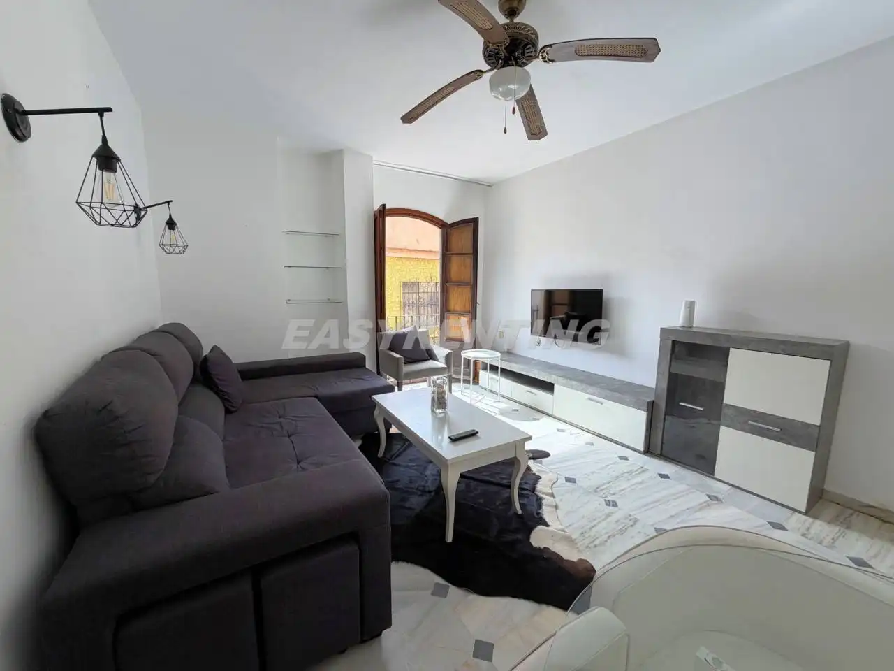 Sala d'estar de Apartament en venda en La Línea de la Concepción amb Terrassa, Traster i Moblat