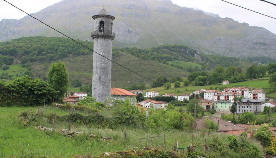 Foto 1 de Casa adosada en venda a Arredondo - Bº Lastredo, 8, Arredondo, Cantabria