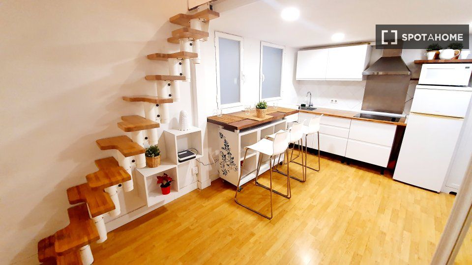 Kitchen of Flat to rent in  Madrid Capital  with Air Conditioner, Heating and Furnished