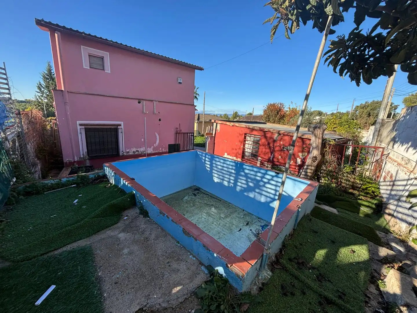 Piscina de Casa o xalet en venda en El Catllar  amb Jardí privat, Piscina i Alarma