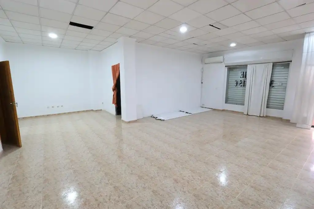 Business premises for sale in Calle Calle Villa Madrid, imagen 3