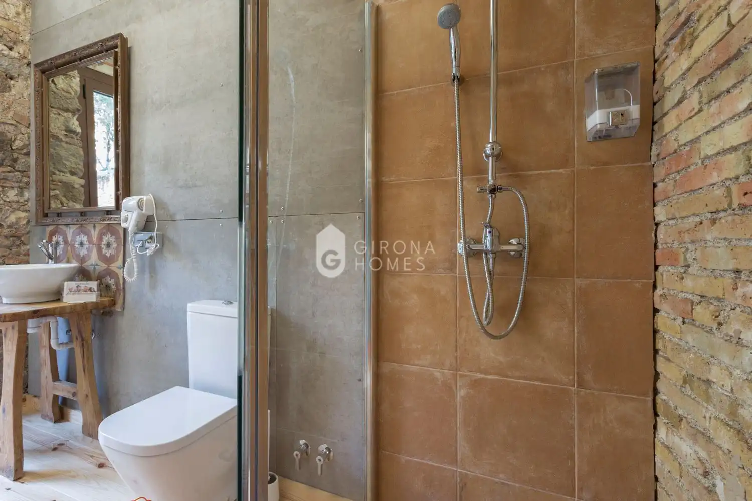 Bathroom of Apartments for sale in Girona  with Heating, Private garden and Terrace