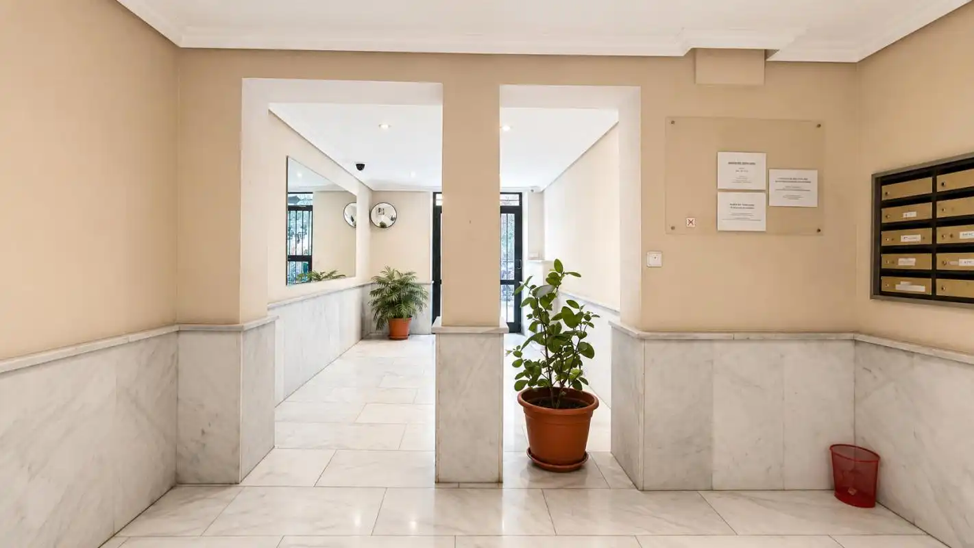 Flat for sale in Madrid  with Air Conditioner and Heating