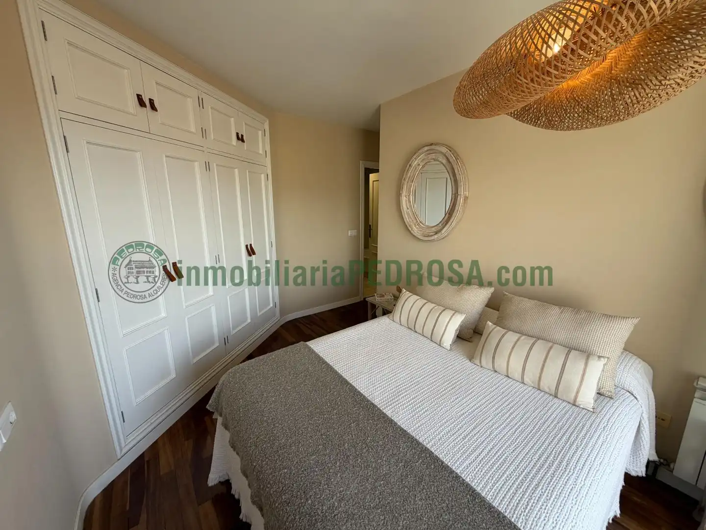 Habitación de Ático en venta en Pontevedra Capital  con Calefacción y Terraza