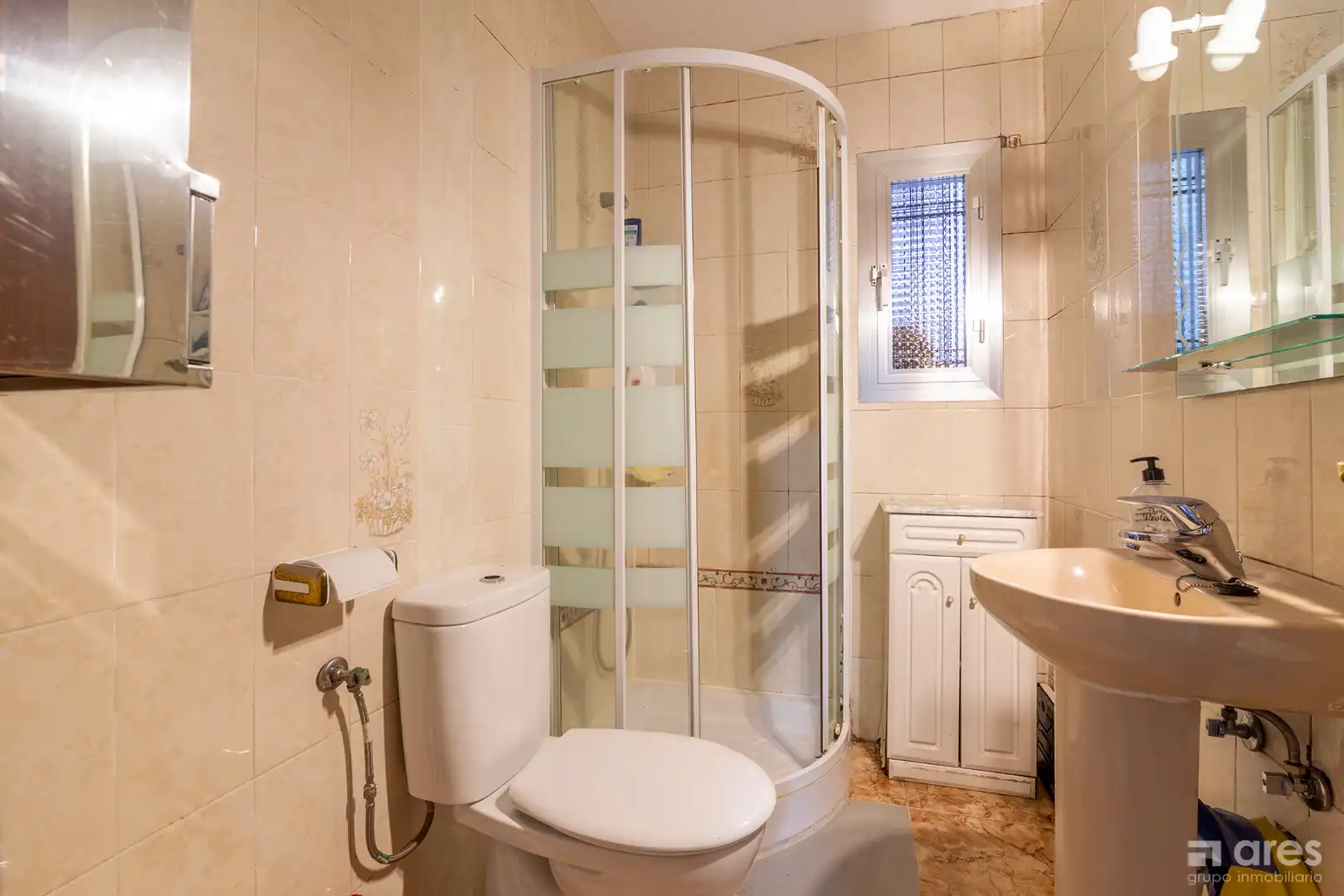 Badezimmer von Wohnung zum Verkauf in Alcorcón mit Heizung, Möbliert und Ofen