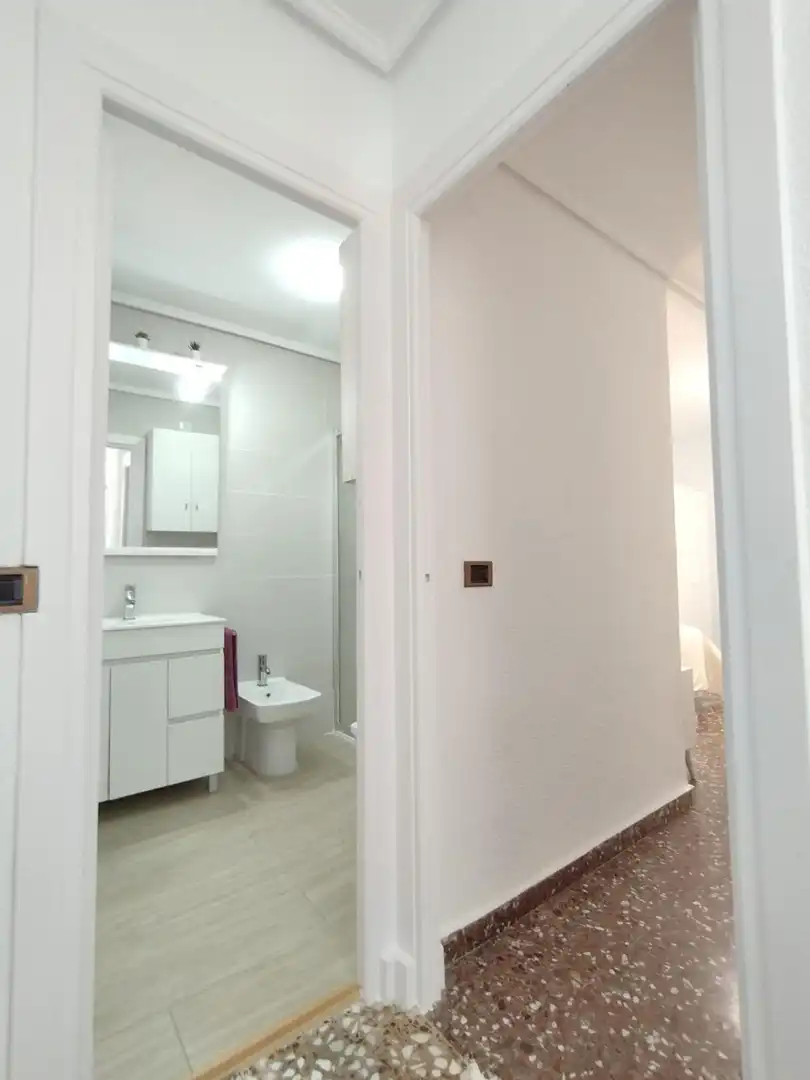 Baño de Piso de alquiler en Murcia con Aire acondicionado, Calefacción y Amueblado