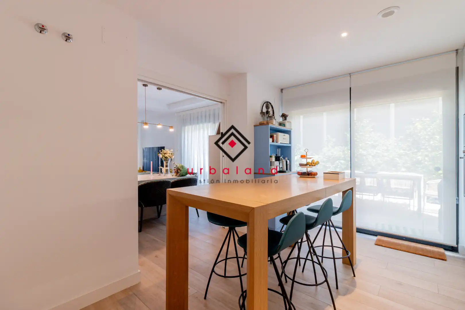 Semi-detached house with pool for sale in Calle de Cosme Damián Churruca, imagen 7