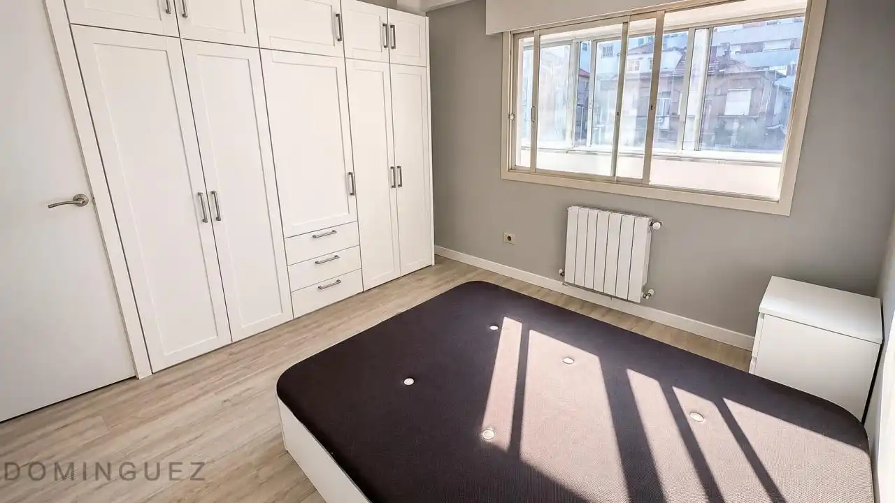 Bedroom of Flat for rent in Vigo   with Heating, Furnished and Balcony
