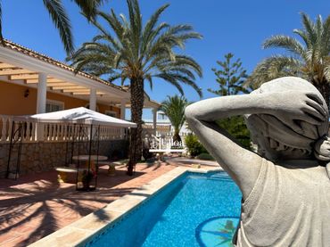 Detached house with pool for sale in La Huerta