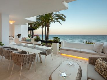Apartment with pool for sale in Marbella Centro
