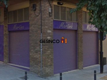 Locale commerciale in vendita a Calle PIO XII 14