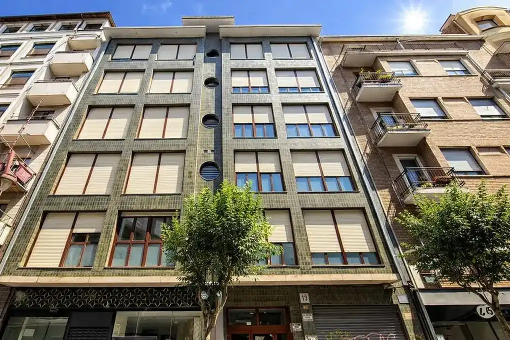 Vista exterior de Pis en venda en Barakaldo  amb Calefacció