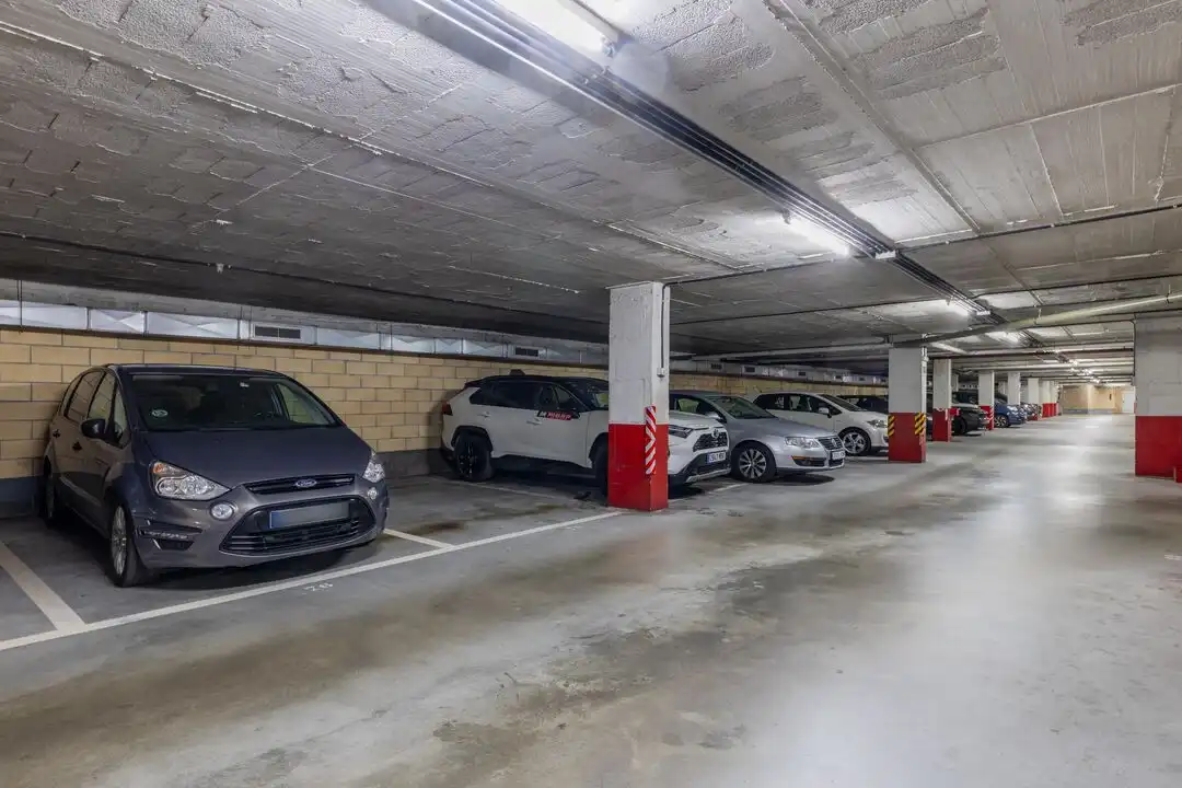 Parkplatz von Wohnung zum Verkauf in Irun  mit Heizung
