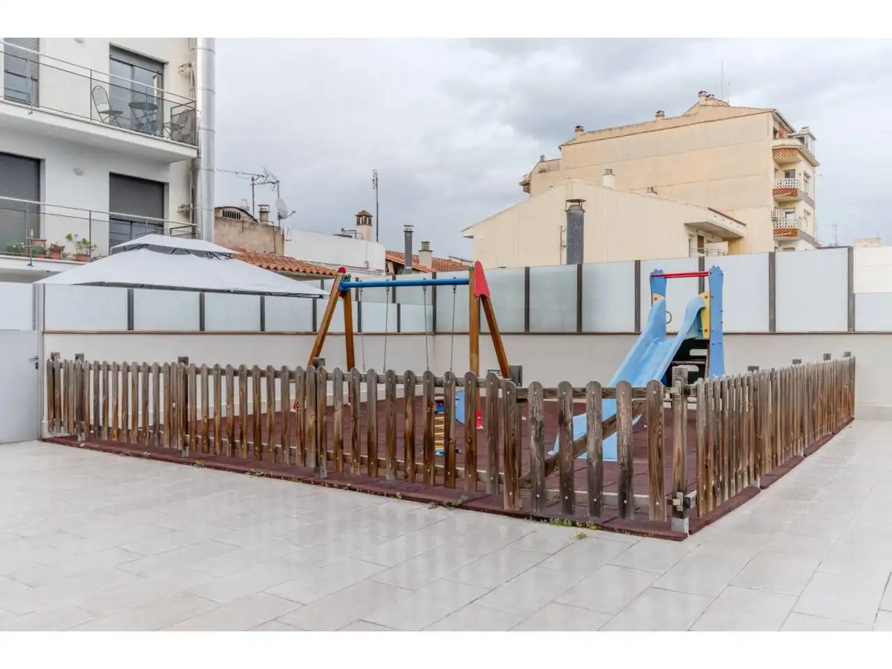 Terrassa de Dúplex en venda en Salt amb Aire condicionat, Calefacció i Traster
