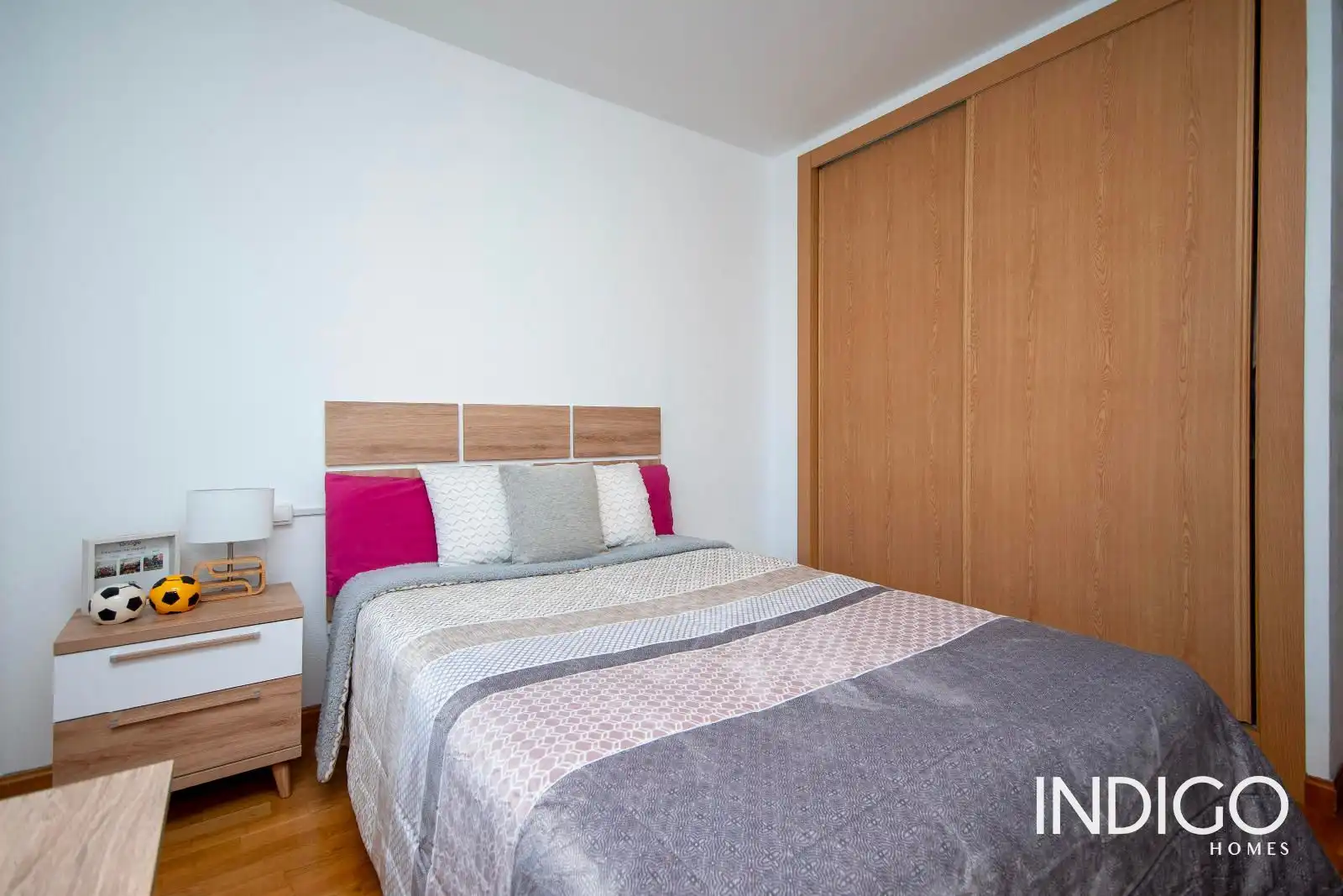 Dormitori de Casa adosada en venda en Alicante / Alacant amb Aire condicionat, Jardí privat i Piscina