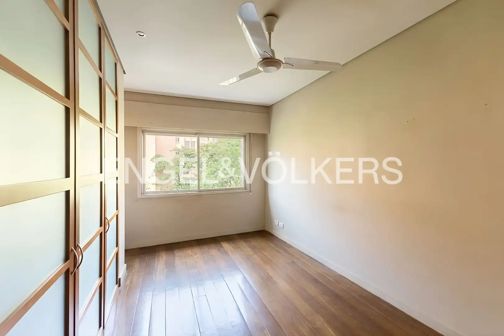 Bedroom of Flat for sale in Madrid  with Air Conditioner, Heating and Private garden