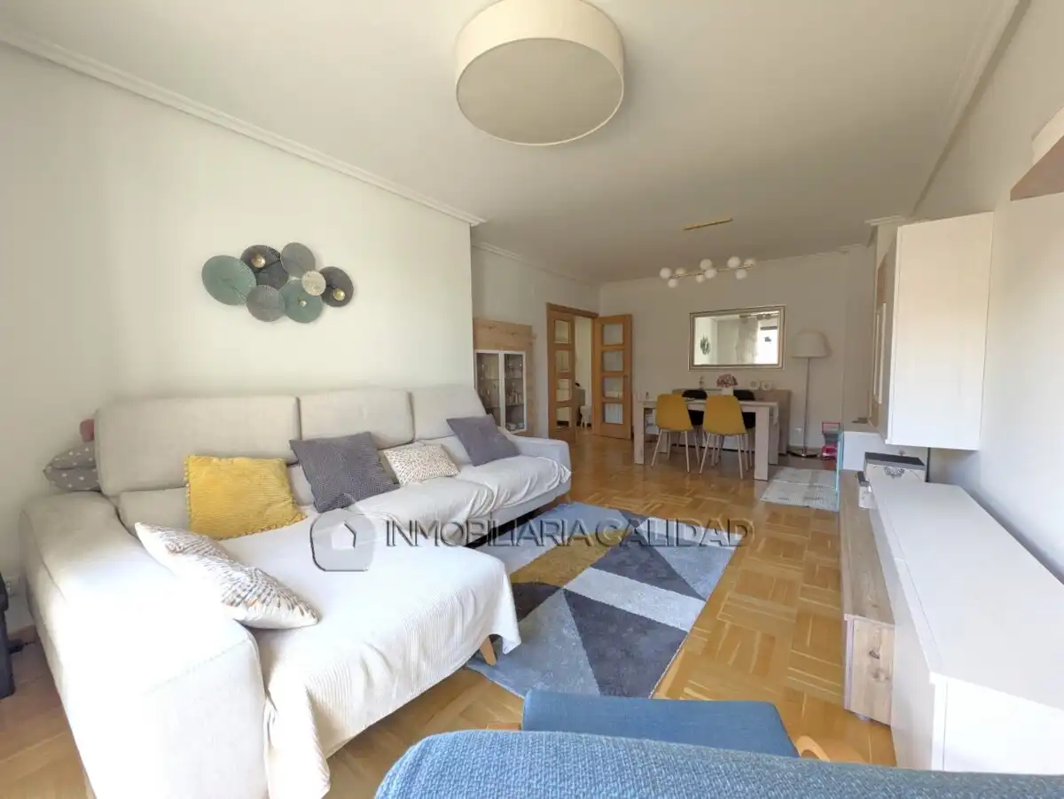 Flat with lift for sale in Capiscol - Gamonal