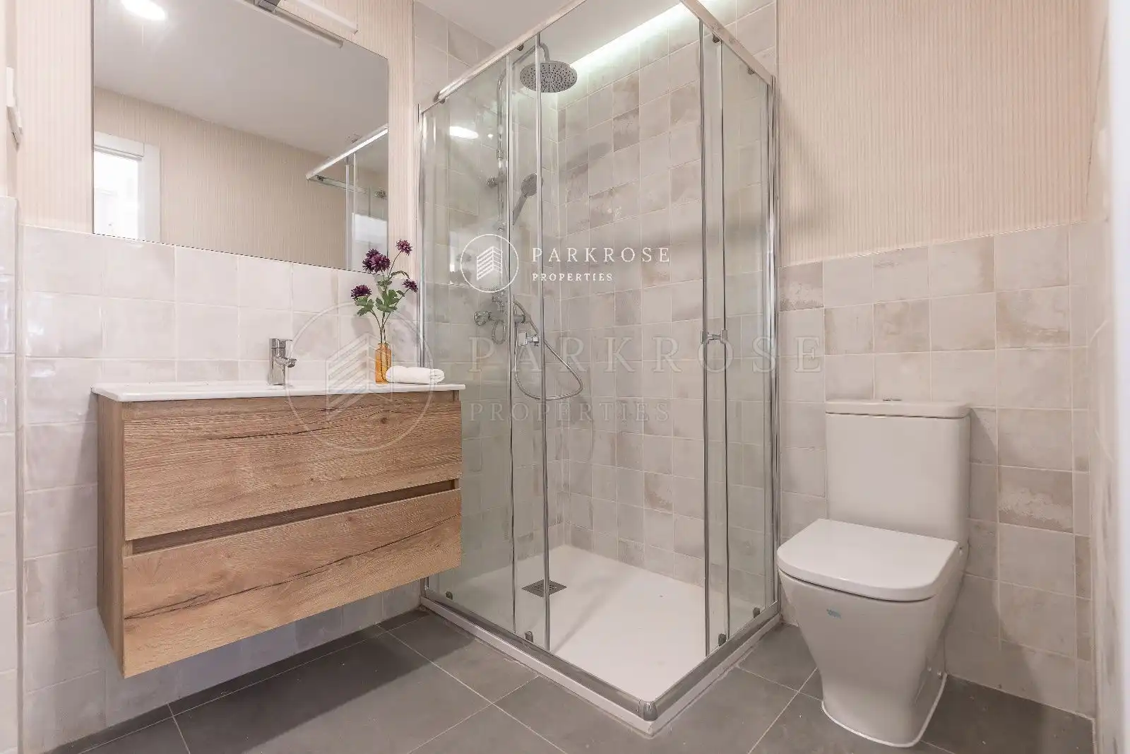 Bathroom of Flat for sale in Madrid  with Air Conditioner, Heating and Terrace