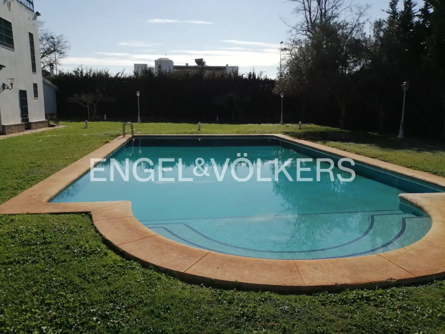 Piscina de Casa o xalet en venda en Jerez de la Frontera amb Aire condicionat, Calefacció i Jardí privat