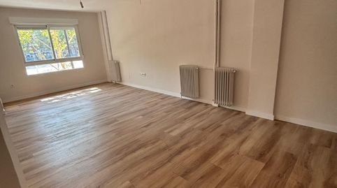 REF. 2535 Venta de piso reformado de 130 m² en Paseo San Gregorio, imatge 2