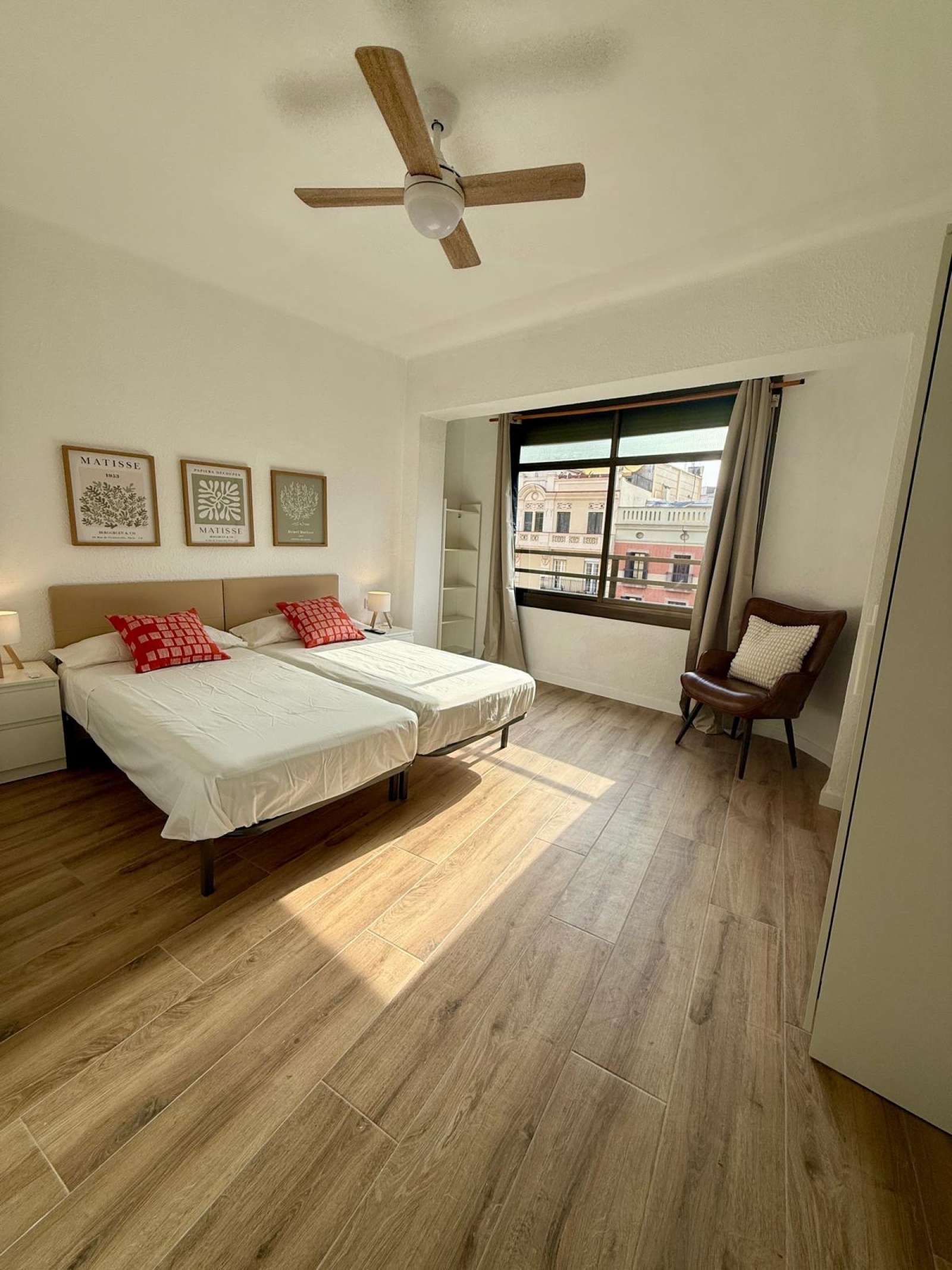 Dormitori de Apartament per a compartir en  Barcelona Capital amb Aire condicionat, Calefacció i Terrassa