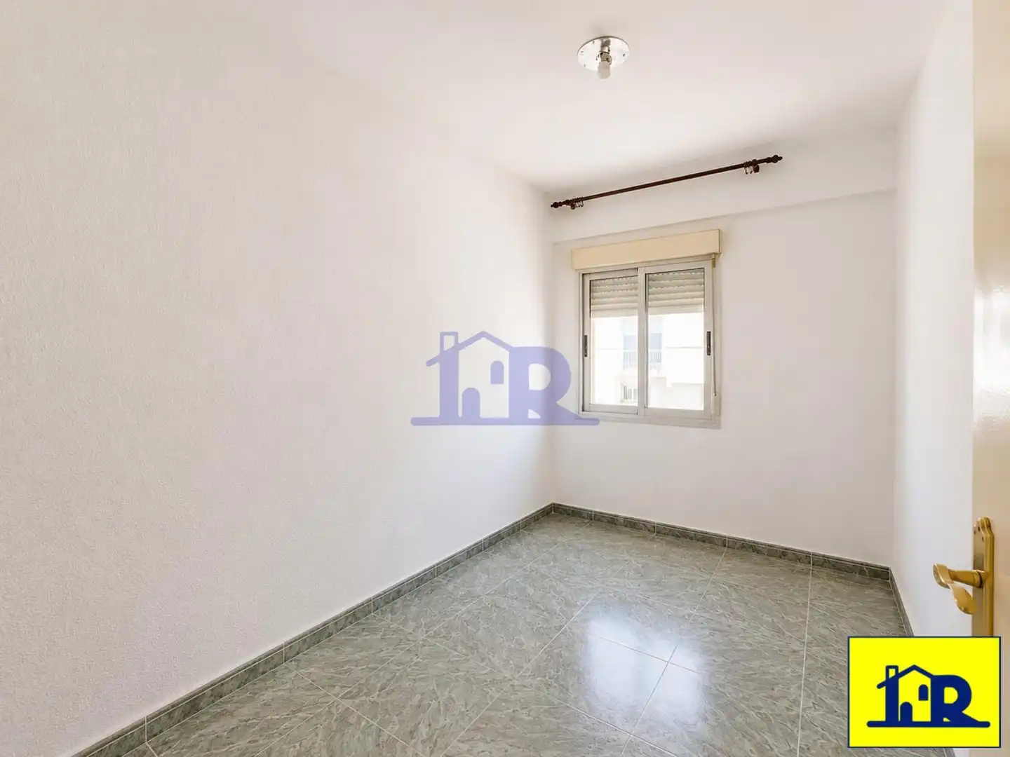 Bedroom of Flat for sale in Cuenca  with Air Conditioner and Heating
