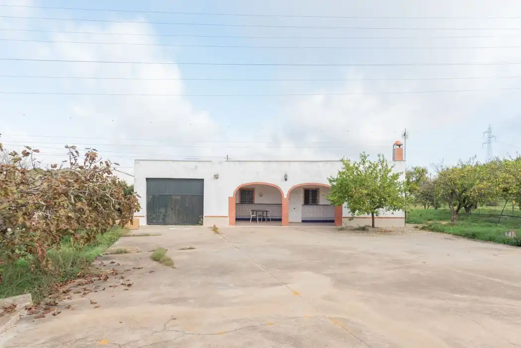 Vista exterior de Casa o chalet en venta en Alcalá de Guadaira con Piscina