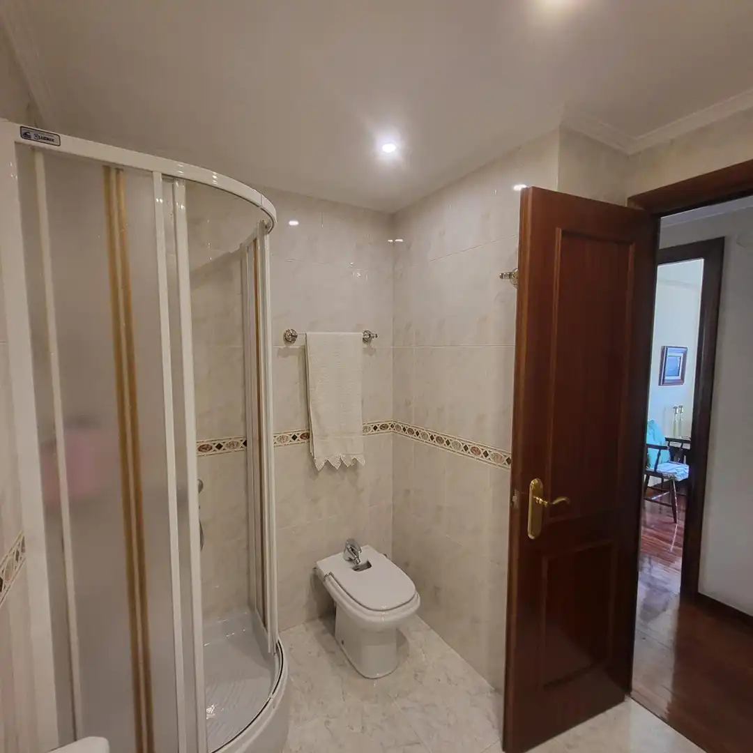 Bathroom of Flat for sale in Indautxu