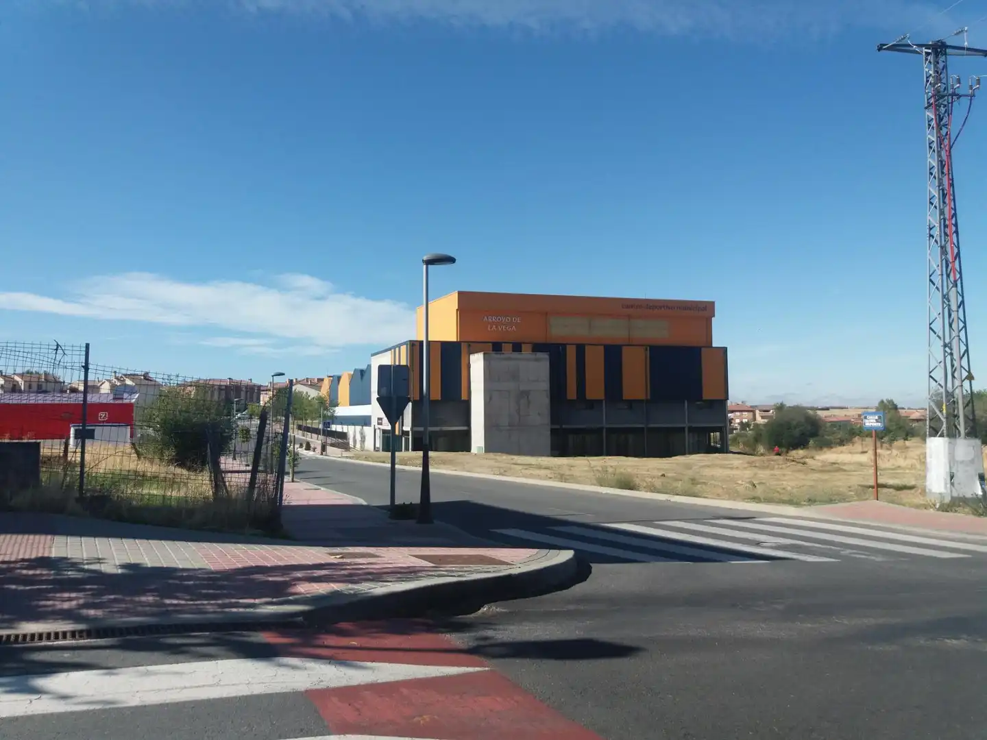 Vista exterior de Residencial en venda en Palazuelos de Eresma