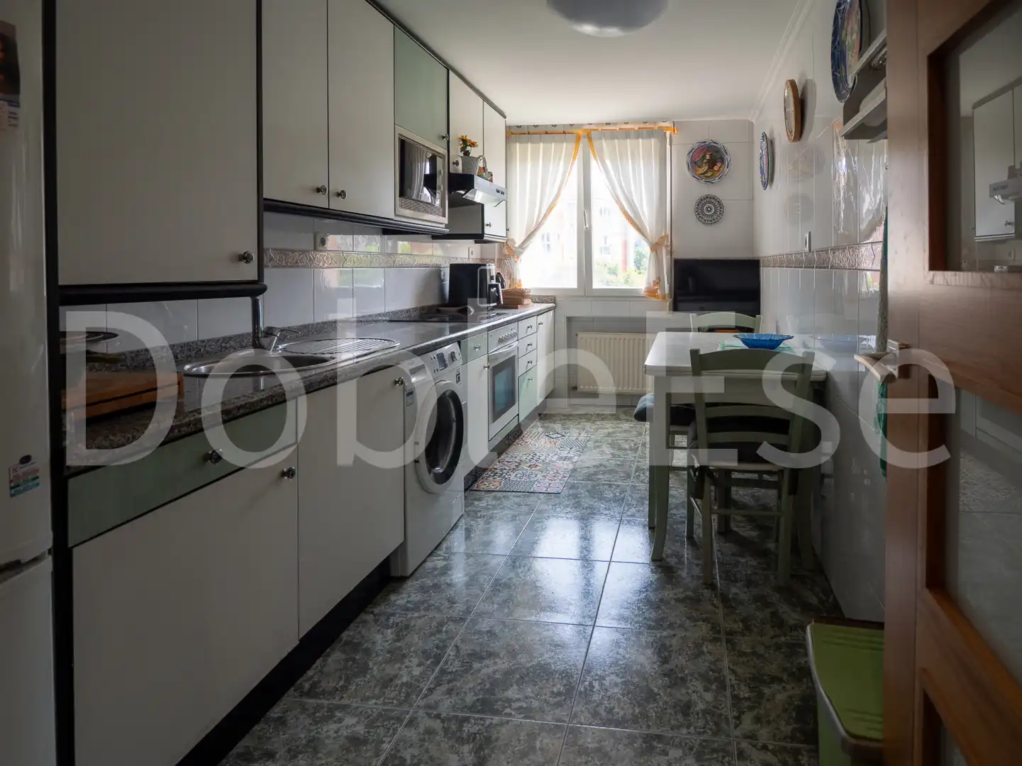 Cocina de Piso en venta en Gijón  con Calefacción, Parquet y Trastero
