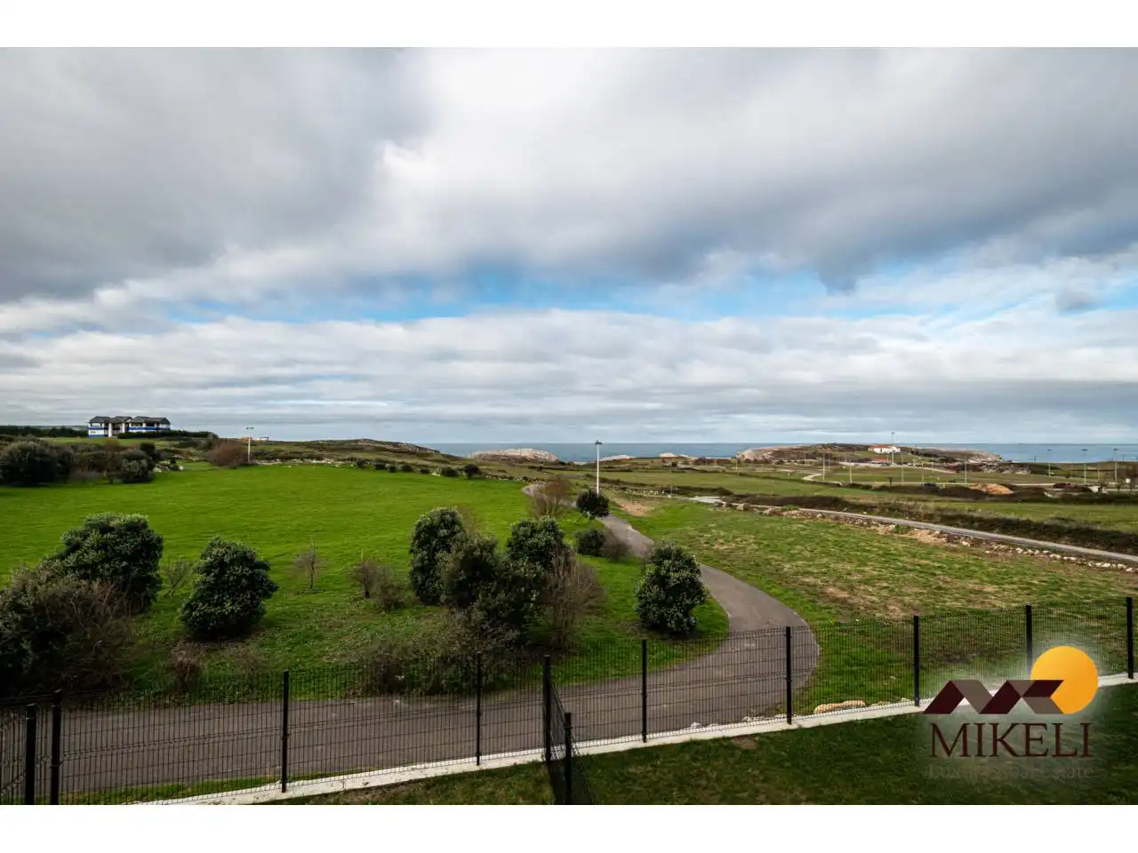 Piso de alquiler en Santa Cruz de Bezana con Calefacción, Terraza y Trastero