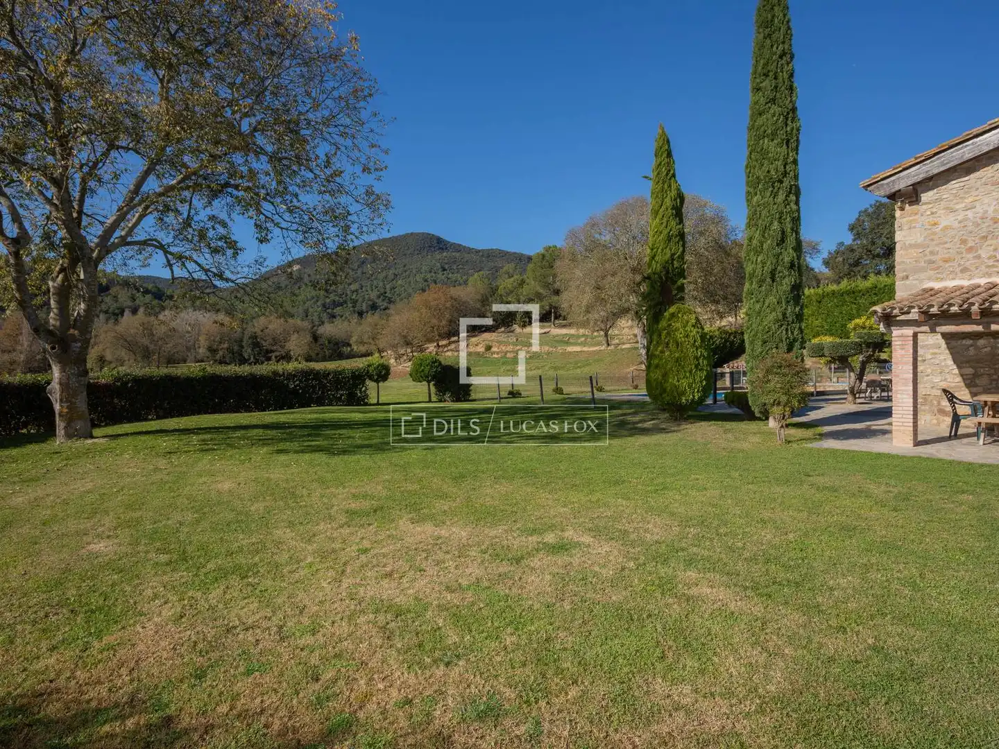 Finca rústica en venta en Santa Pau con Jardín privado, Terraza y Trastero