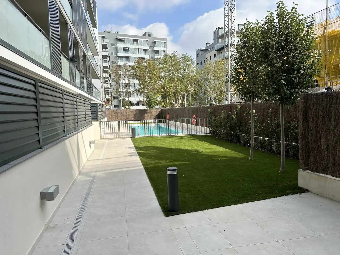 Swimming pool of Flat for rent in L'Hospitalet de Llobregat  with Air Conditioner, Parquet flooring and Oven
