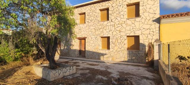 Casa-chalet en Venta en Calle Cazadores  en Castilléjar